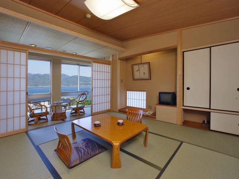 Miyahama Grand Hotel Hatsukaichi Exterior photo